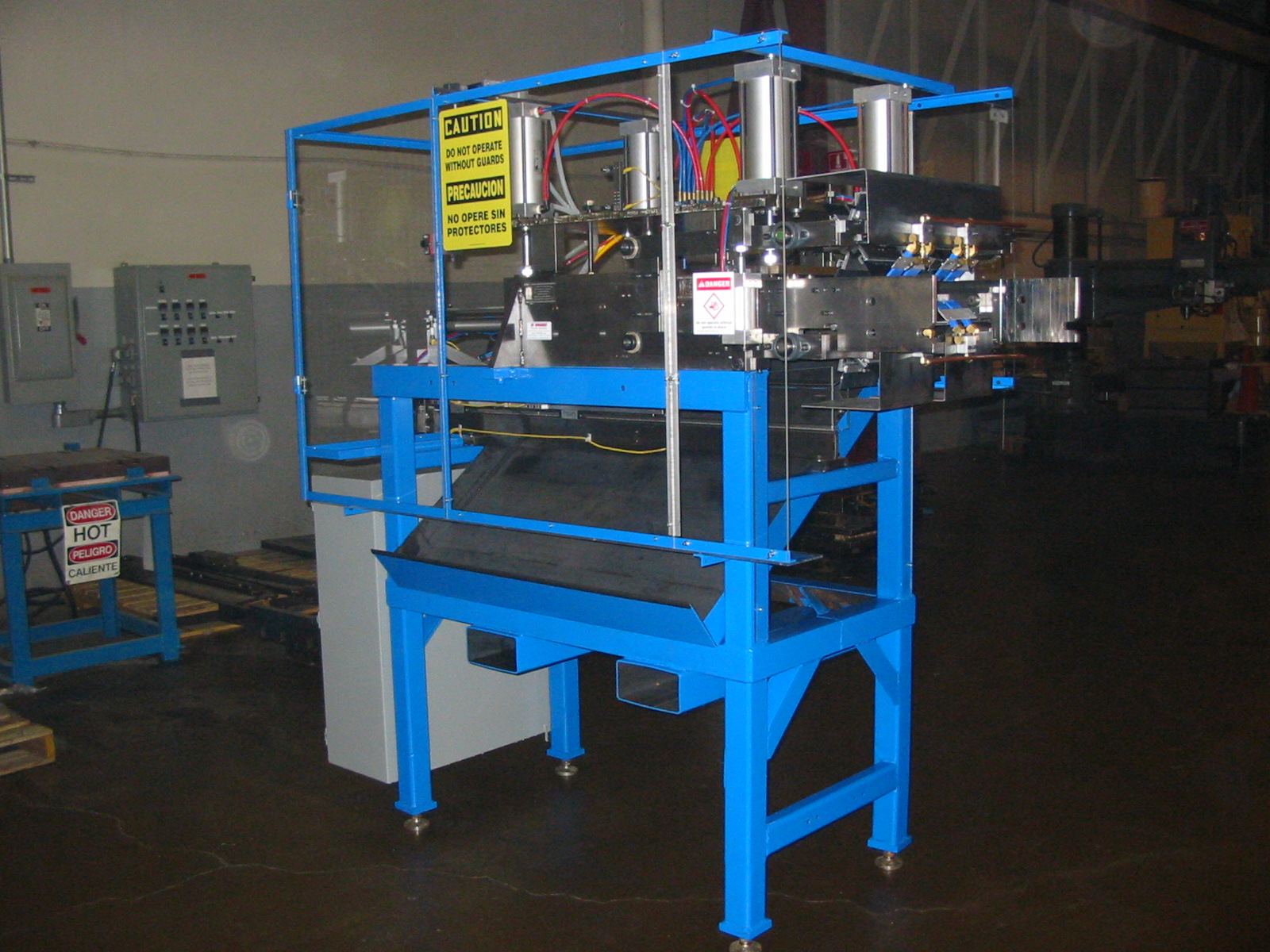 Demolding Machine for the Rubber Molding Industry